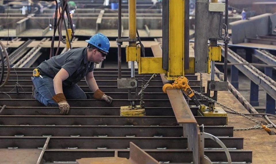 Complica programa de empleo vuelos de deportación de EU