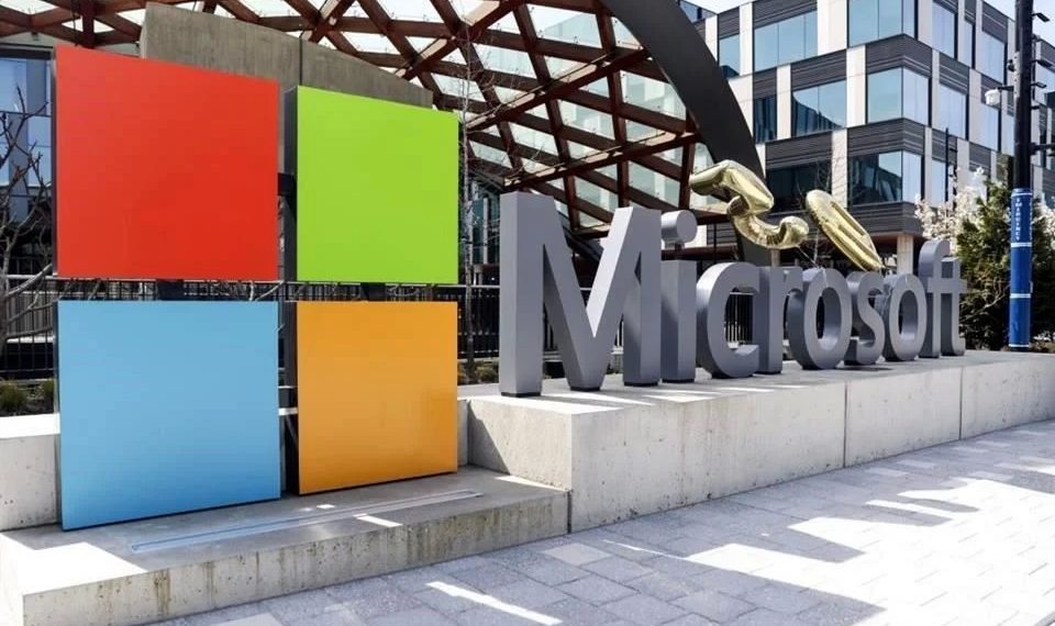 Alista Microsoft miles de despidos en el área de ventas