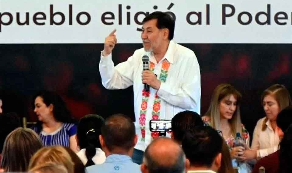 Es perverso no regularizar a migrantes de años: Noroña