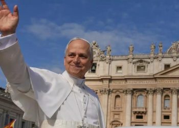 Donde se silencia a periodista, se debilita democracia: papa León XIV