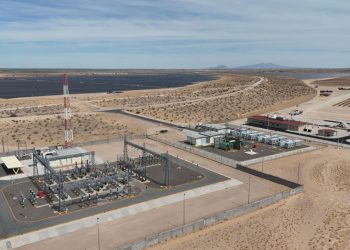 Avanza Gobierno de Sonora en la construcción de planta fotovoltaica en Puerto Peñasco