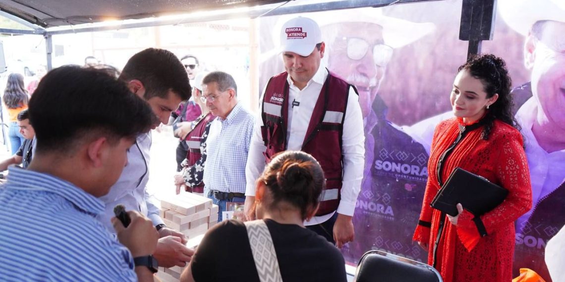 Gobernador Durazo lleva servicios gratuitos a la colonia Café Combate con feria “Sonora Atiende”