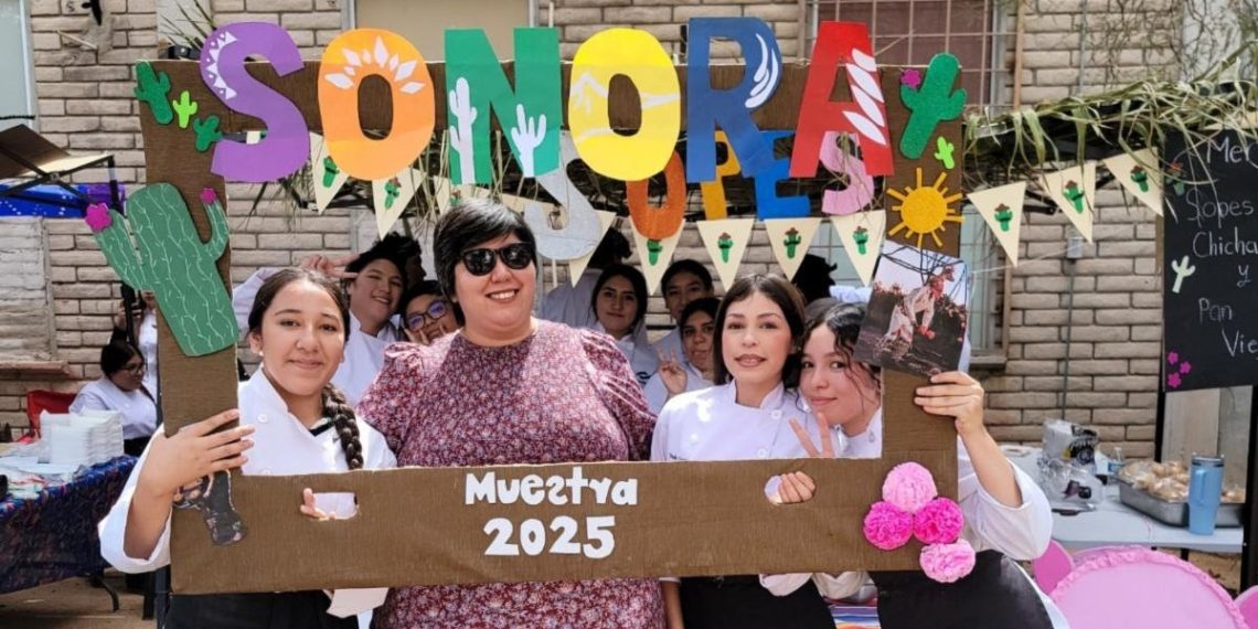Alumnado de Conalep Sonora recrea sabores ancestrales en festival gastronómico
