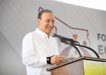 Cumple Gobernador Durazo a población del sur con becas a estudiantes y apoyos para familias vulnerables