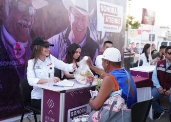 Gobernador Durazo cumple a familias de la colonia Arcoiris con feria de servicios gratuitos “Sonora Atiende”