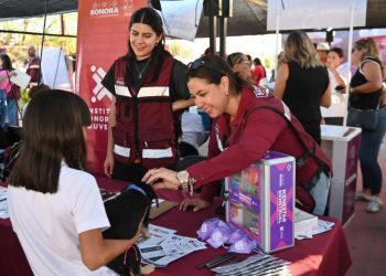 Con “Sonora Atiende” Gobernador Durazo lleva servicios gratuitos a la colonia Gómez Morin