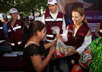 Gobernador Durazo beneficia a familias de la Colonia Misioneros con feria de servicios gratuitos “Sonora Atiende”