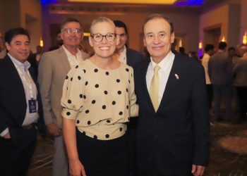 Inauguran Gobernador Durazo y Gobernadora Hobbs cumbre Sonora-Estados Unidos, Arizona-México en Phoenix