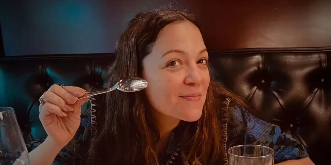 Natalia Lafourcade confirma su embarazo