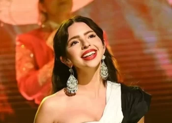 Ángela Aguilar donará a migrantes ganancias de su gira