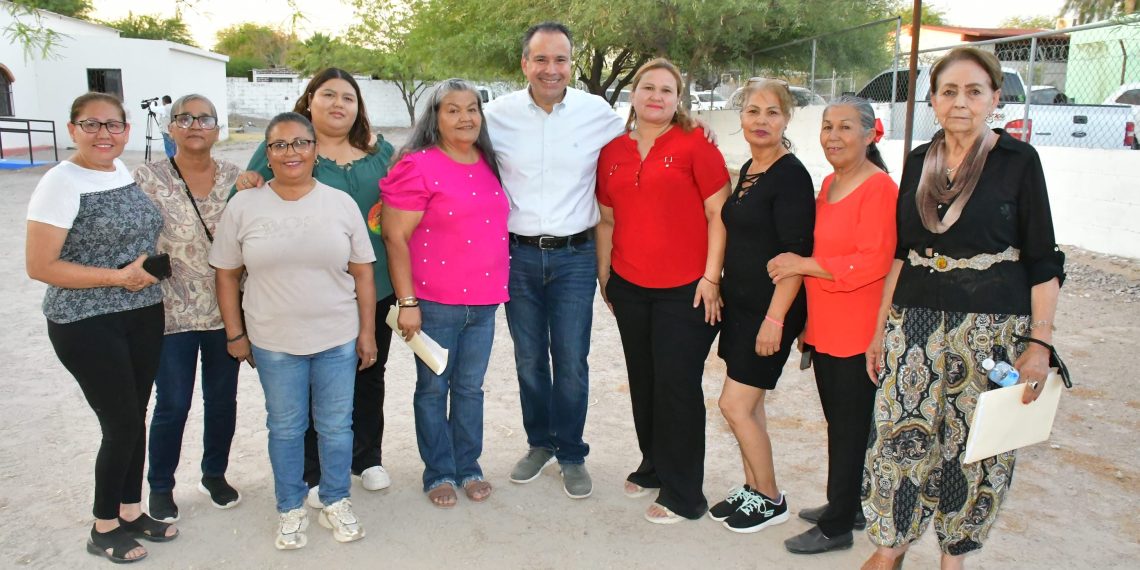 Cumple Toño Astiazarán con entrega de obras a familias de El Tazajal y El Tronconal