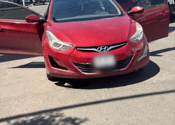 En peliculesca persecución Policía Estatal detiene a tres personas y asegura vehículo en Cajeme