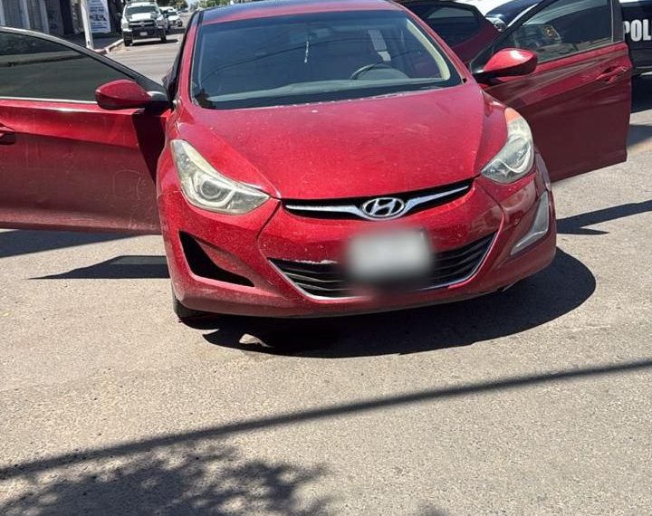 En peliculesca persecución Policía Estatal detiene a tres personas y asegura vehículo en Cajeme