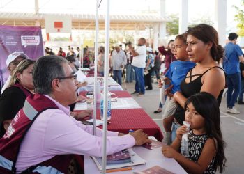 Gobernador Durazo lleva servicios gratuitos de la feria “Sonora Atiende” a la colonia Internacional