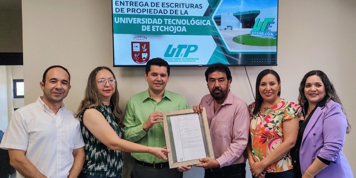 Gobierno de Sonora brinda certeza jurídica a la UTEtchojoa con entrega de escrituras de propiedad