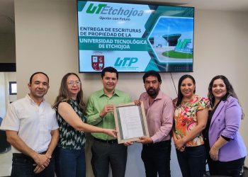 Gobierno de Sonora brinda certeza jurídica a la UTEtchojoa con entrega de escrituras de propiedad