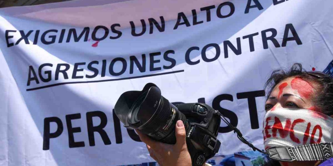 Denuncian a un periodista cada tres semanas en México, advierte Artículo 19