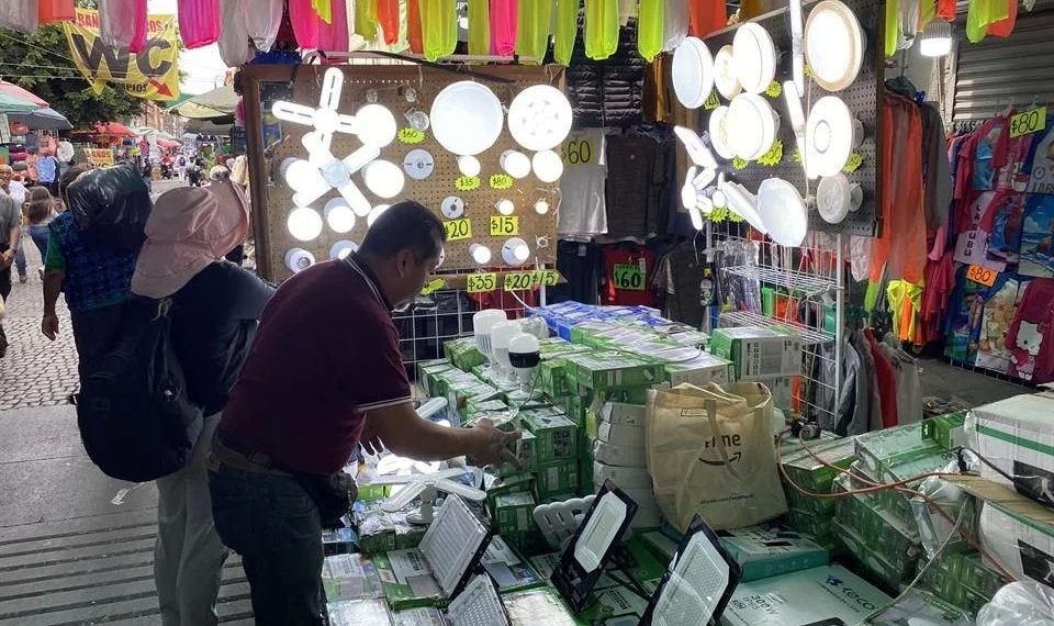 Crecen negocios informales