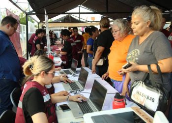 Gobernador Durazo lleva trámites y servicios gratuitos de la jornada “Sonora Atiende” a la colonia Sonacer