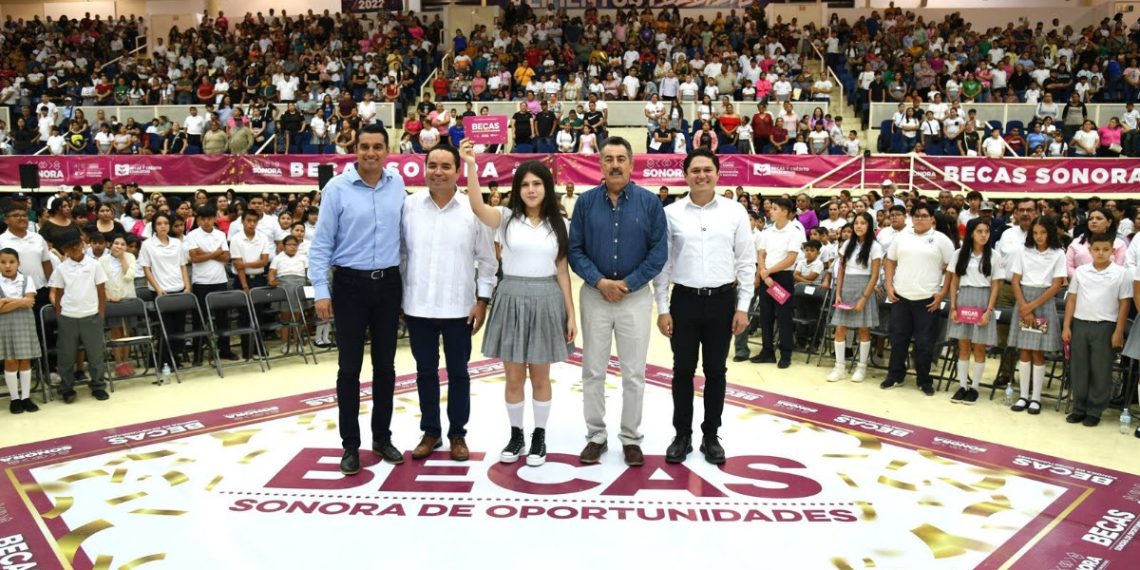 Beneficia Gobernador Durazo a más de 4 mil estudiantes de primaria y secundaria de Cajeme con beca Sonora