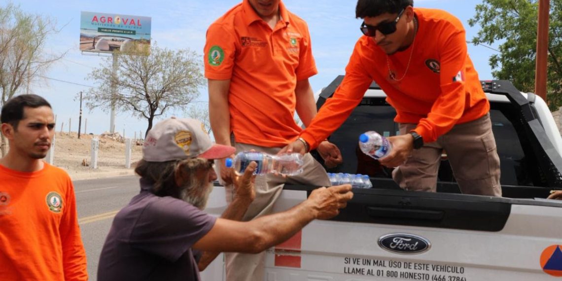 Gobierno de Sonora refuerza acciones preventivas con entrega de agua y suero