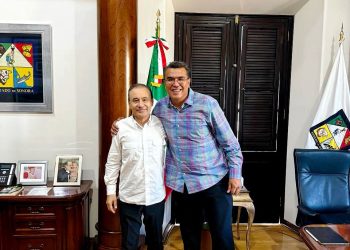 El Diputado federal Ramón Flores entrega su Primer Informe de Actividades Legislativas al Gobernador Alfonso Durazo