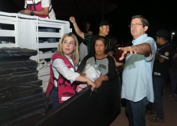 Jorge Alberto Elías lleva auxilio a comunidades rurales de Navojoa afectadas por inundaciones