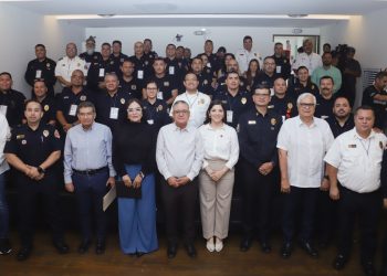 El Congreso de Sonora reconoce el trabajo de bomberos con conferencia