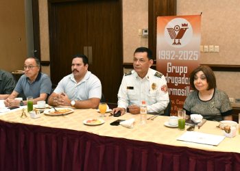 Comparte Bomberos de Hermosillo acciones para salvaguardar a hermosillenses