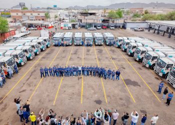 Entrega Toño Astiazarán 25 nuevas unidades recolectoras 100% eléctricas; es la flotilla más grande del país