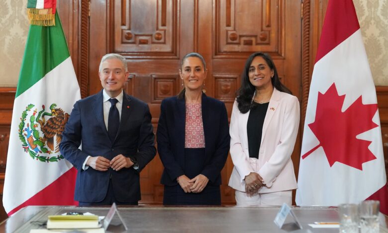 Sheinbaum recibe en Palacio Nacional a ministros canadienses