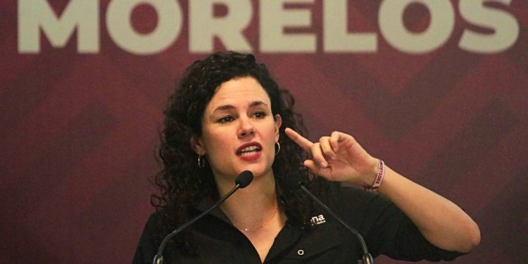 Luisa Alcalde llama a morenistas a no exhibir lujos y mantener la “justa medianía”