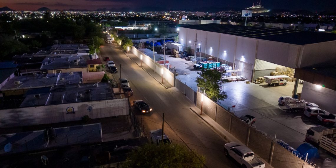 Refuerza Toño Astiazarán seguridad a familias del Palo Verde con nuevo tramo de Camina Segura