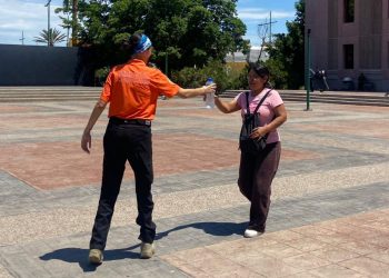 Mantiene Gobierno de Sonora acciones preventivas con entrega de agua y suero