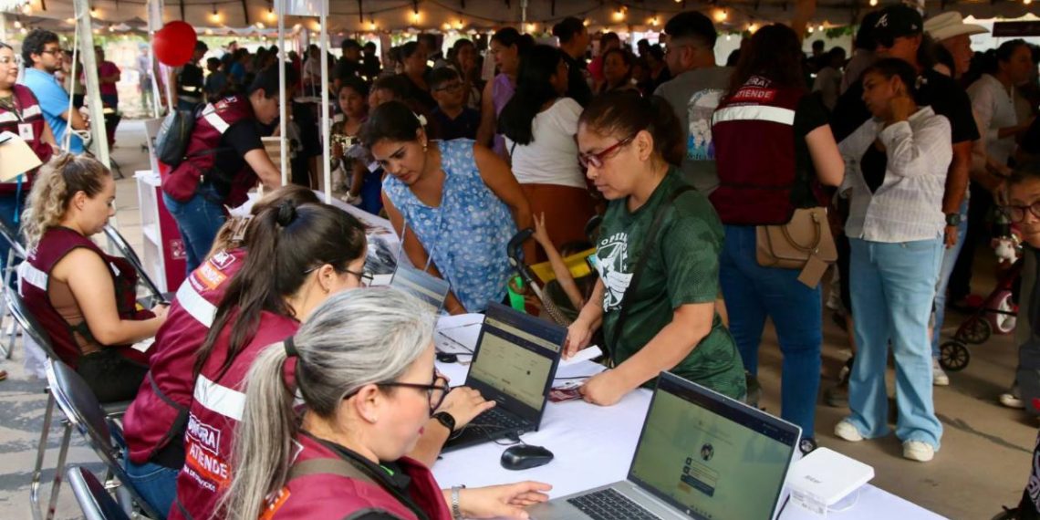 Gobernador Durazo cumple a familias de la colonia Sol Aguilar con servicios gratuitos de “Sonora Atiende”