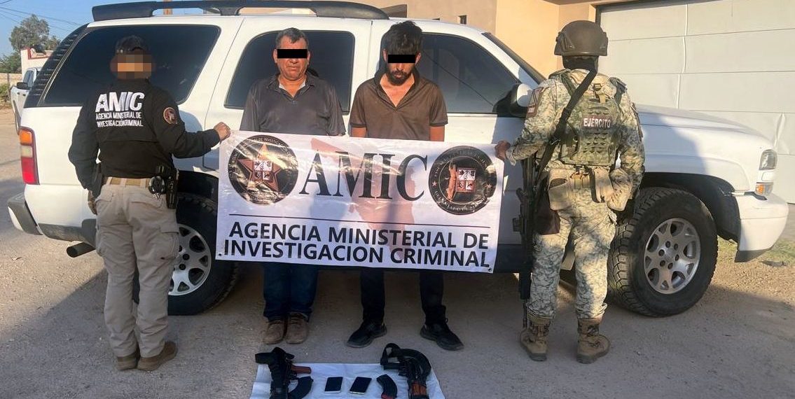 En operativos conjuntos en Sonoyta, AMIC y DEFENSA aseguran armas, droga y vehículo; detienen además a cinco personas