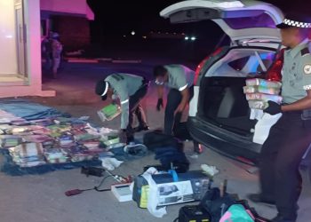 Militares y Guardia Nacional seguran droga, armas, vehículo y un detenido, en el municipio de Benjamín Hill