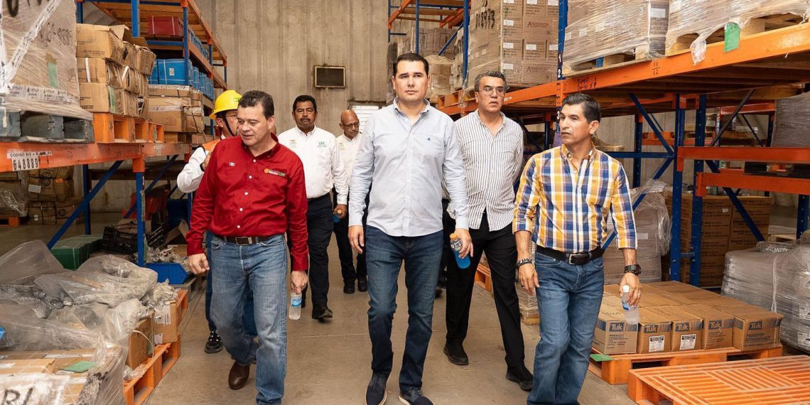 Diputado Ramón Flores y Secretario de Gobierno realizan recorrido en instalaciones de la CFE para atender desabasto de energía en el Río Sonora y la Sierra