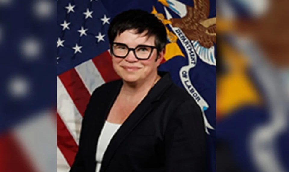 Despide Trump a funcionaria por ‘falsear’ reporte de empleo