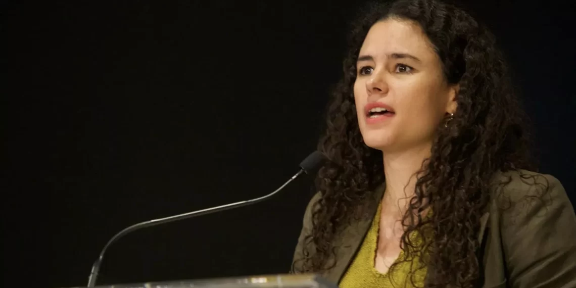 Luisa María Alcalde niega rompimiento o alejamiento con Andy López Beltrán