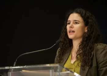 Luisa María Alcalde niega rompimiento o alejamiento con Andy López Beltrán