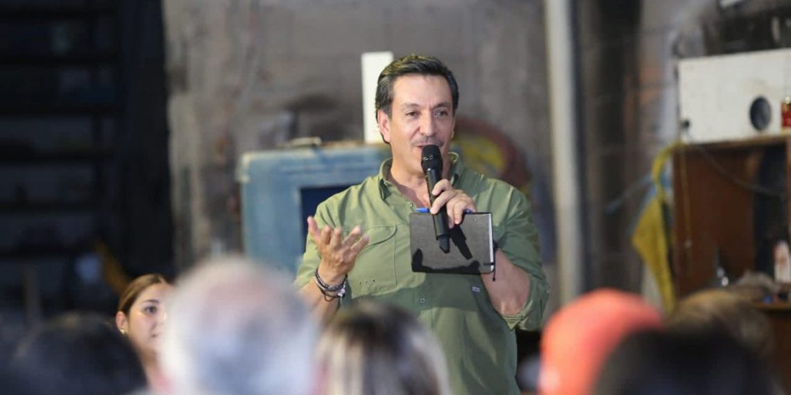 David Figueroa lleva “Diputado en tu Colonia” a la Luis Encinas