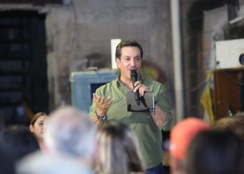 David Figueroa lleva “Diputado en tu Colonia” a la Luis Encinas