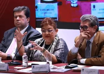 En Paquete Económico van por cambios a impuestos a refresqueras, advierte Ernestina Godoy