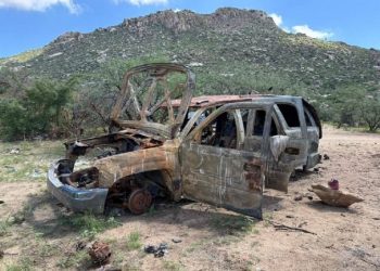 Localizan vehículos incinerados y cuerpos en Sáric