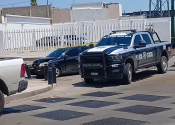 Pierde la vida acribillado tras peliculesca persecución por transitado boulevard