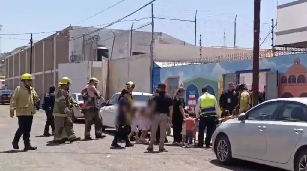 Evacúan a 111 Niños tras explosión de transformador en guardería de Hermosillo