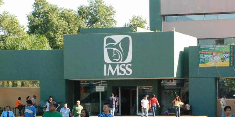 Se duplicó población sin servicio de salud entre 2018 y 2024