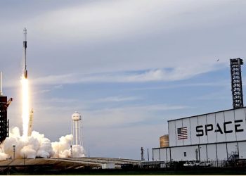 Abordan Musk y Bezos reto: las gasolineras espaciales