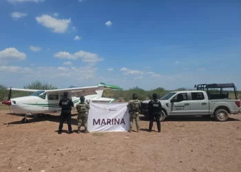 Intercepta Marina avioneta con presunta metanfetamina en Cajeme, Sonora